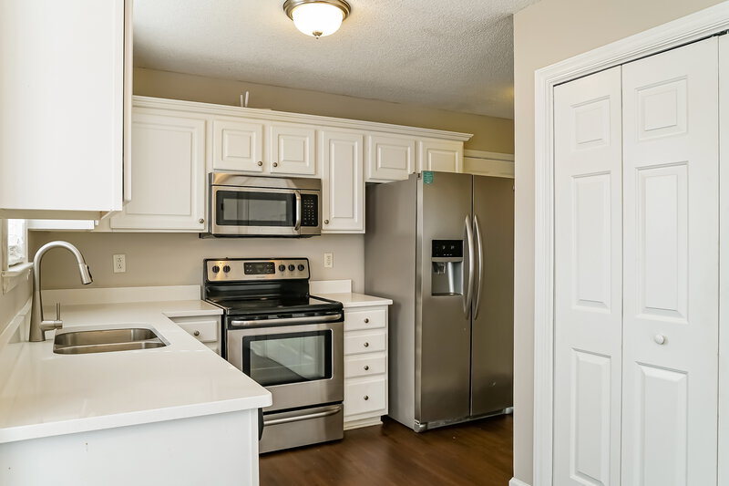1,895/Mo, 102 Westwood Pl Clayton, NC 27520 Misc View 6