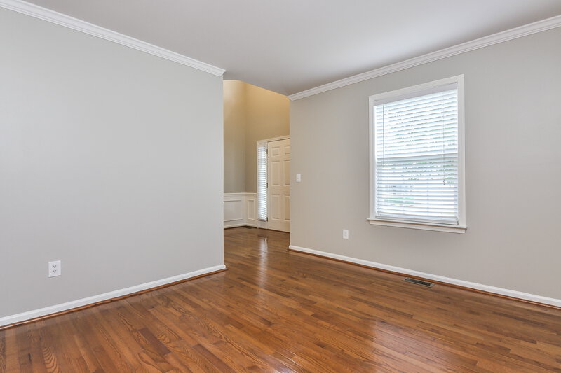 2,370/Mo, 5008 Cupine Ct Raleigh, NC 27604 Living Room View