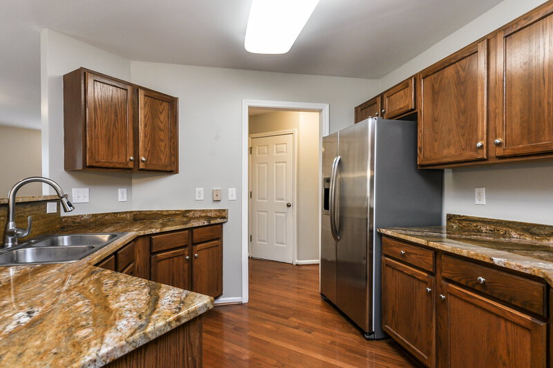 2,370/Mo, 5008 Cupine Ct Raleigh, NC 27604 Kitchen View 2
