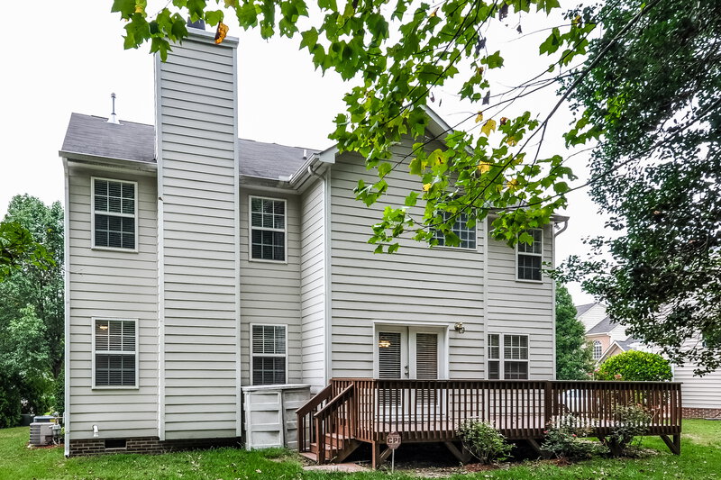 2,370/Mo, 5008 Cupine Ct Raleigh, NC 27604 Rear View