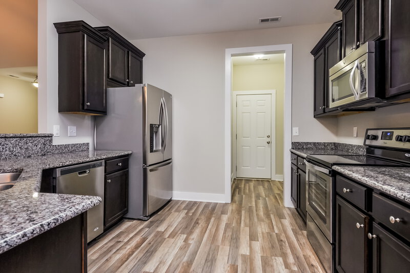 2,030/Mo, 75 Wood Green Dr Wendell, NC 27591 Kitchen View