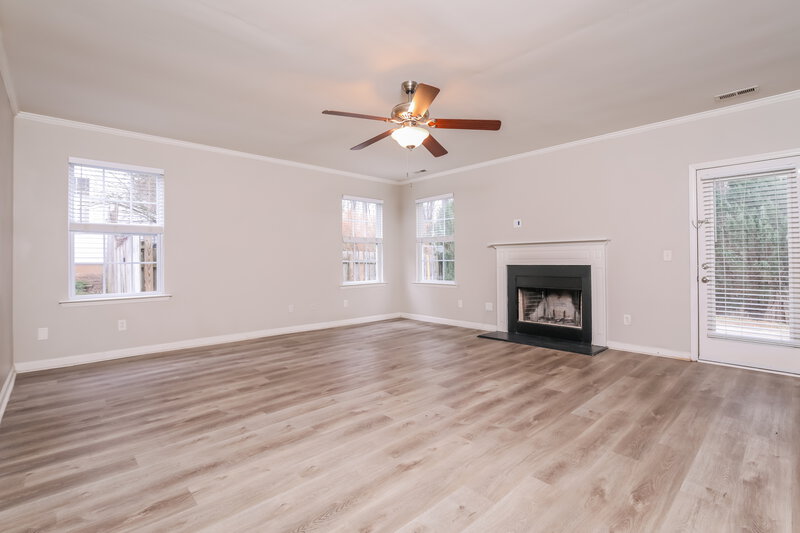 2,370/Mo, 409 Pyracantha Dr Holly Springs, NC 27540 Family Room View