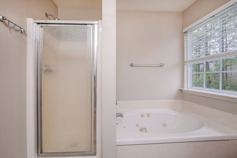 2,370/Mo, 409 Pyracantha Dr Holly Springs, NC 27540 Main Bathroom View 2