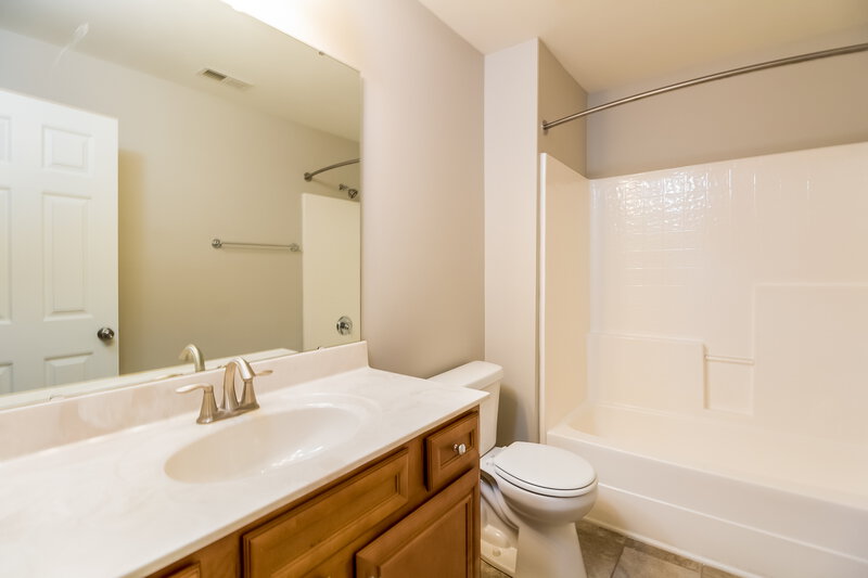 1,930/Mo, 1120 Dexter Ridge Dr Holly Springs, NC 27540 Bathroom View
