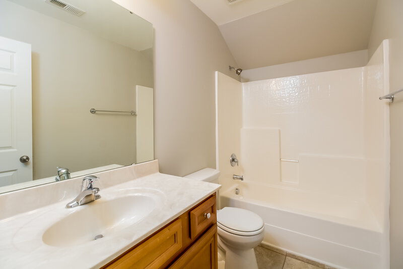 1,930/Mo, 1120 Dexter Ridge Dr Holly Springs, NC 27540 Bathroom View 2