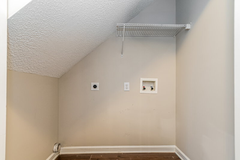 1,825/Mo, 1433 E Stone Arch Dr Fuquay Varina, NC 27526 Laundry Room View