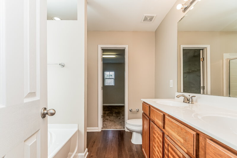 2,345/Mo, 3708 Hinton Grove Pl Raleigh, NC 27604 Main Bathroom View