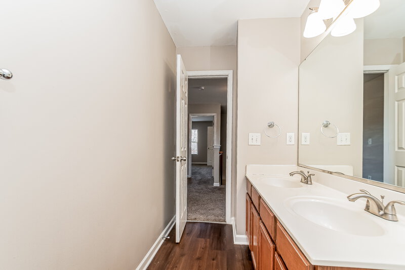 2,345/Mo, 3708 Hinton Grove Pl Raleigh, NC 27604 Bathroom View 2