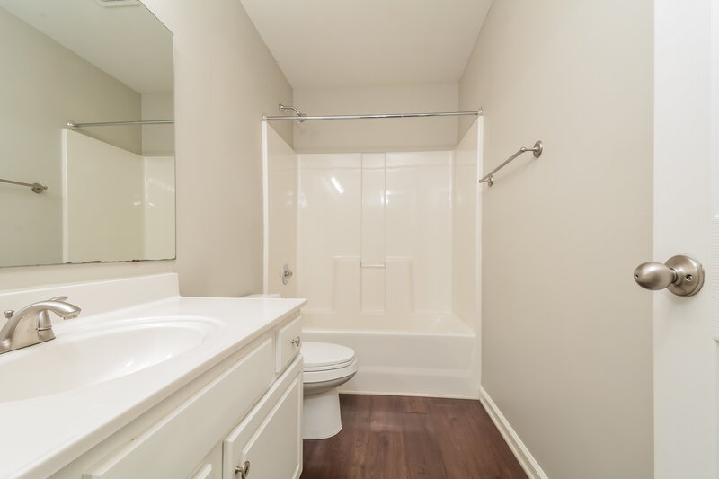 2,380/Mo, 408 Gooseberry Dr Holly Springs, NC 27540 Bathroom View