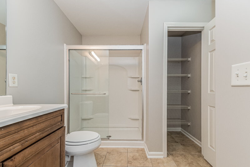 2,340/Mo, 148 Cinder Cross Way Garner, NC 27529 Main Bathroom View