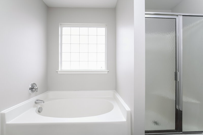 2,005/Mo, 1102 Braemar Highland Dr Zebulon, NC 27597 Main Bathroom View 2