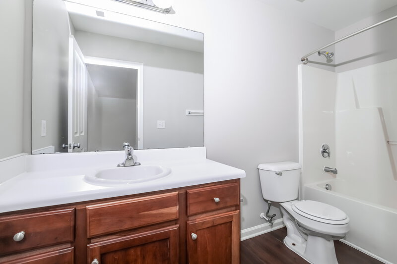2,005/Mo, 1102 Braemar Highland Dr Zebulon, NC 27597 Bathroom View