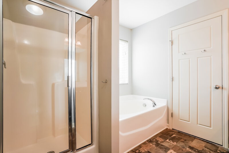 2,170/Mo, 117 Callahan Trl Garner, NC 27529 Main Bathroom View 2