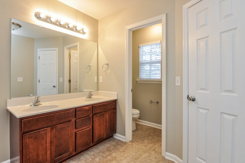 2,570/Mo, 504 Pyracantha Dr Holly Springs, NC 27540 Master Bathroomlarge View 2