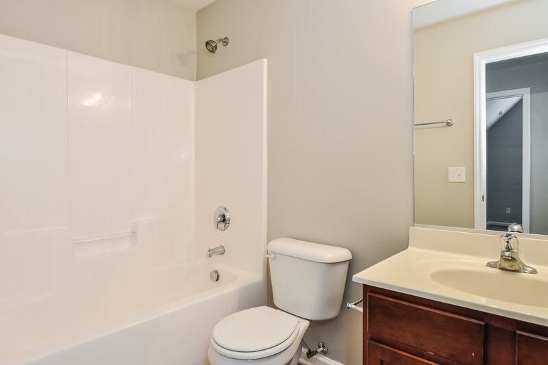2,570/Mo, 504 Pyracantha Dr Holly Springs, NC 27540 Bathroomlarge View
