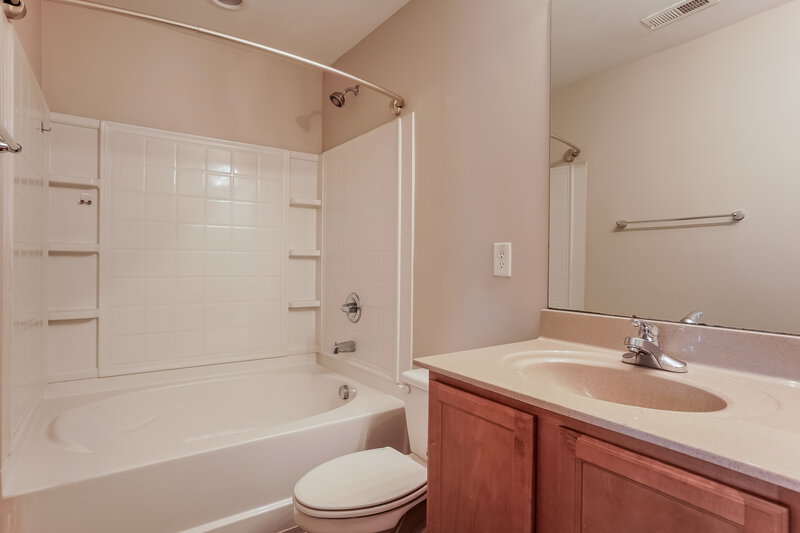 1,720/Mo, 130 Norwich Dr Clayton, NC 27520 Bathroom View