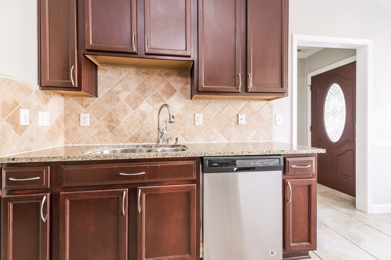 3,110/Mo, 553 Texanna Way Holly Springs, NC 27540 Kitchen View 2