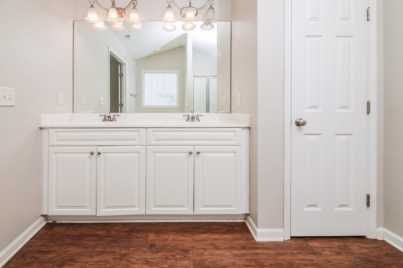 2,435/Mo, 3936 Cane Garden Dr Raleigh, NC 27610 Main Bathroom View