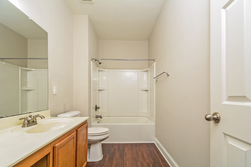 2,155/Mo, 233 Norwich Dr Clayton, NC 27520 Bathroom View