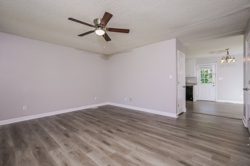 1,465/Mo, 101 Mayfair Ct Clayton, NC 27520 Living Room View