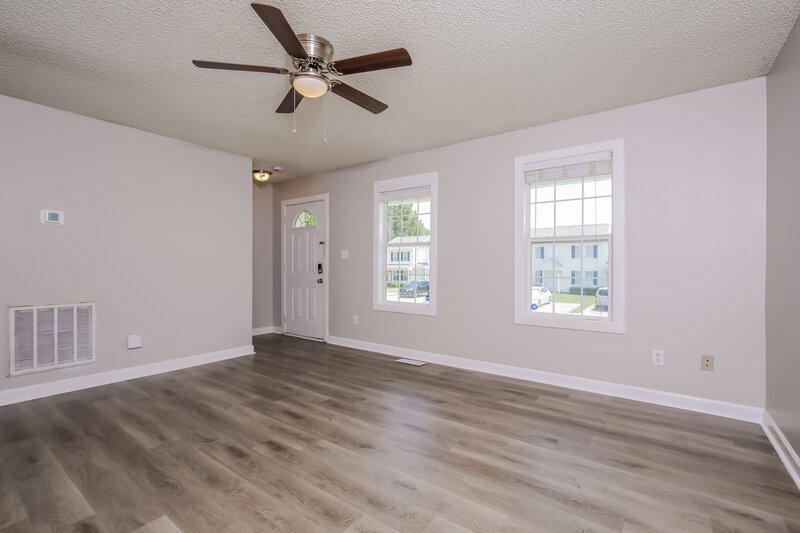 1,465/Mo, 101 Mayfair Ct Clayton, NC 27520 Living Room View 2