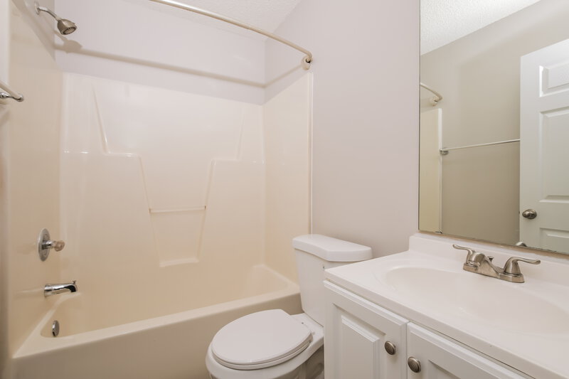 1,465/Mo, 101 Mayfair Ct Clayton, NC 27520 Main Bathroom View 2