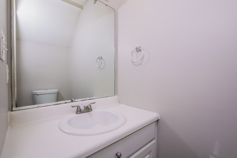 1,465/Mo, 101 Mayfair Ct Clayton, NC 27520 Bathroom View