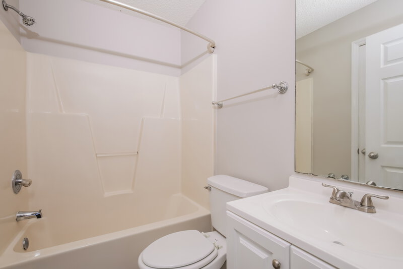 1,465/Mo, 101 Mayfair Ct Clayton, NC 27520 Bathroom View 2
