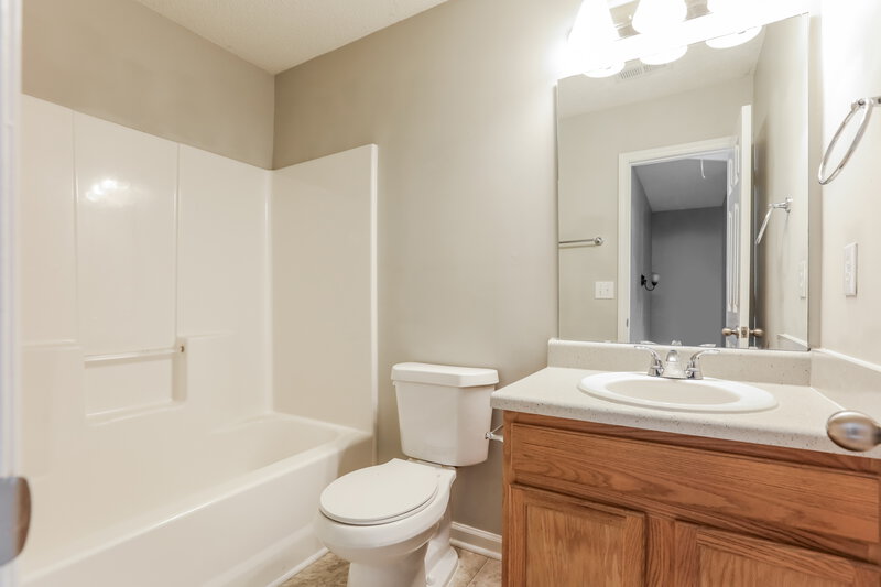 1,790/Mo, 1720 Beacon Bluff St Raleigh, NC 27604 Bathroom View