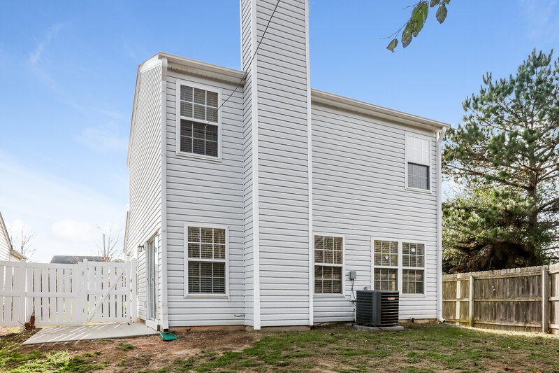 1,790/Mo, 1720 Beacon Bluff St Raleigh, NC 27604 Rear View