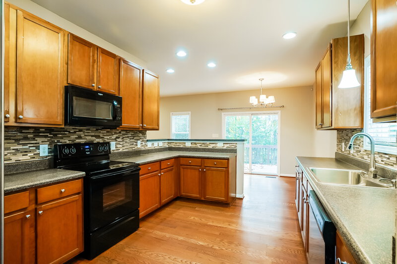 1,920/Mo, 146 Willowbrook Cir Clayton, NC 27527 Kitchen View