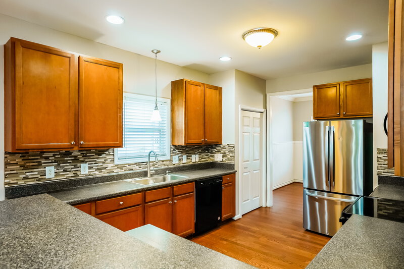 1,920/Mo, 146 Willowbrook Cir Clayton, NC 27527 Kitchen View 2