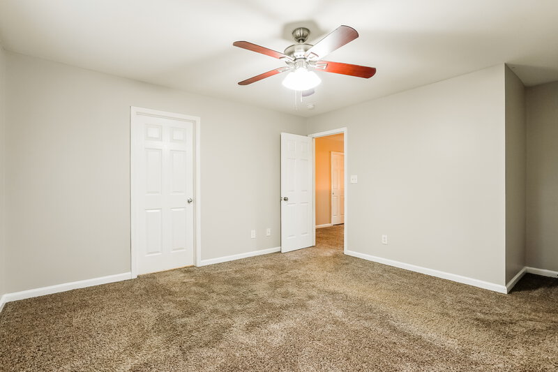 1,920/Mo, 146 Willowbrook Cir Clayton, NC 27527 Main Bedroom View 2