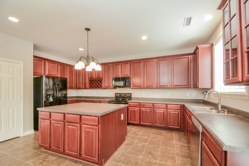 2,575/Mo, 134 Steel Hopper Way Garner, NC 27529 Kitchen View