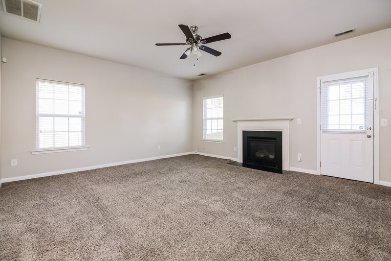 2,080/Mo, 5609 Quitman Trl Raleigh, NC 27610 Living Room View