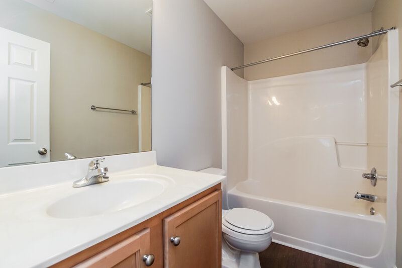 1,980/Mo, 1248 Braemar Highland Dr Zebulon, NC 27597 Bathroom View