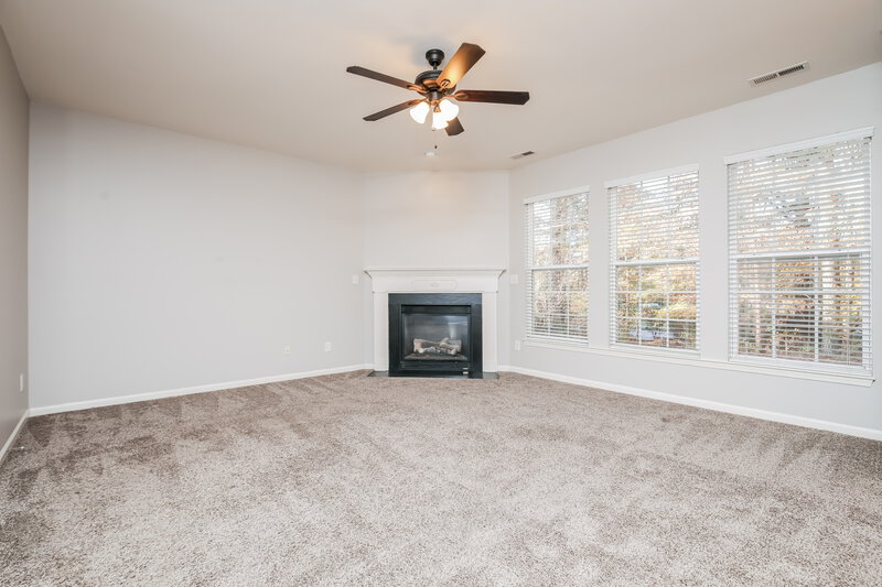 1,890/Mo, 650 Ashbrittle Dr Rolesville, NC 27571 Living Room View