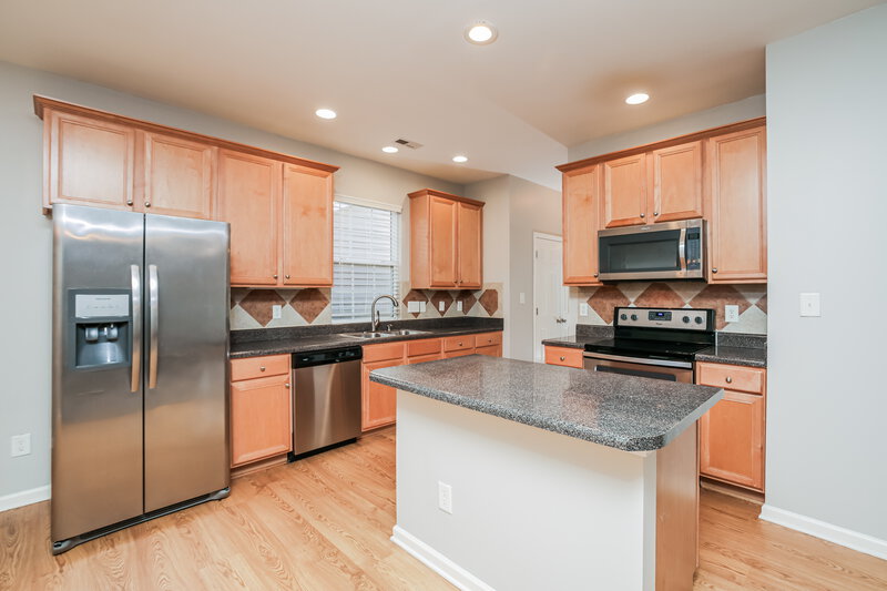 1,890/Mo, 650 Ashbrittle Dr Rolesville, NC 27571 Kitchen View