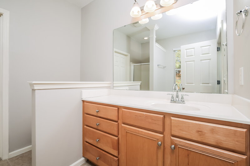 1,890/Mo, 650 Ashbrittle Dr Rolesville, NC 27571 Main Bathroom View