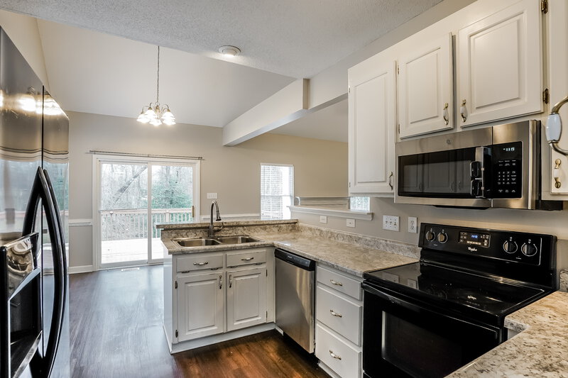 2,380/Mo, 209 Walnut Creek Dr Clayton, NC 27520 Kitchen View 2