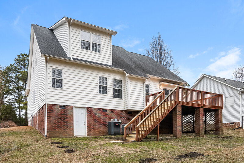 2,380/Mo, 209 Walnut Creek Dr Clayton, NC 27520 Rear View