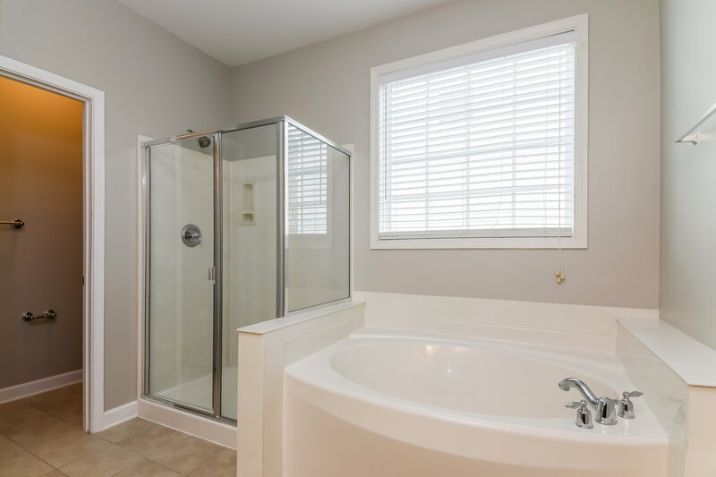 2,625/Mo, 1533 Lindenberg Sq Wake Forest, NC 27587 Main Bathroom View