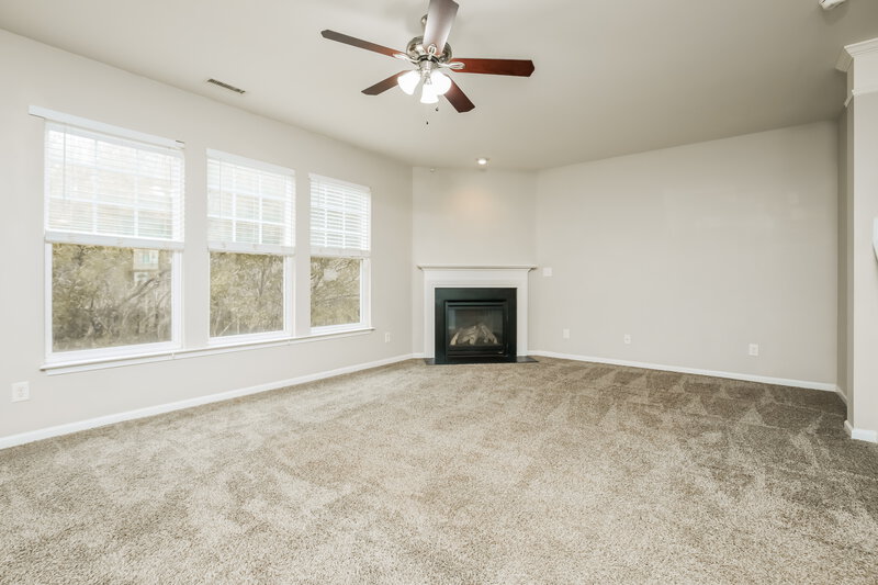 1,950/Mo, 698 Shefford Town Dr Rolesville, NC 27571 Living Room View