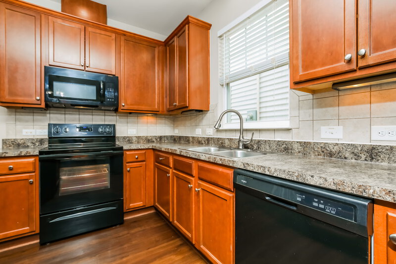 1,950/Mo, 698 Shefford Town Dr Rolesville, NC 27571 Kitchen View 2