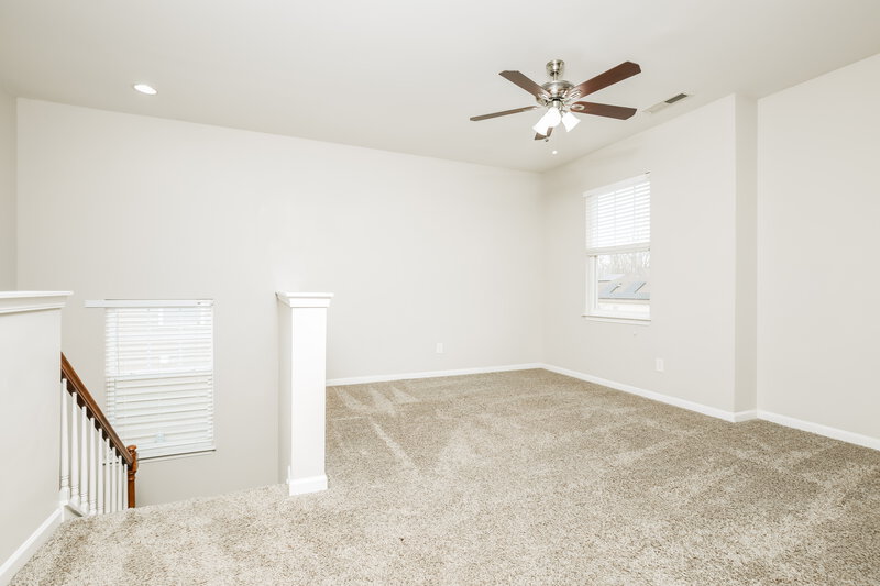 1,950/Mo, 698 Shefford Town Dr Rolesville, NC 27571 Loft View