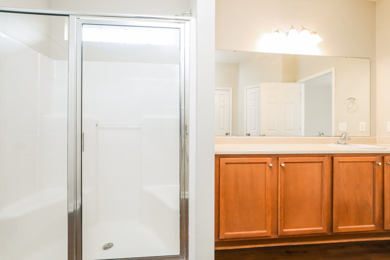 1,950/Mo, 698 Shefford Town Dr Rolesville, NC 27571 Main Bathroom View 2