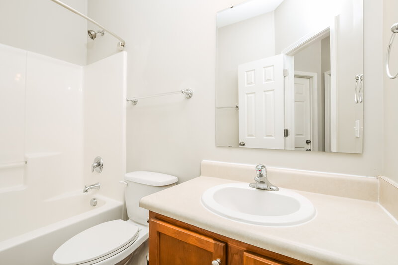 1,950/Mo, 698 Shefford Town Dr Rolesville, NC 27571 Bathroom View