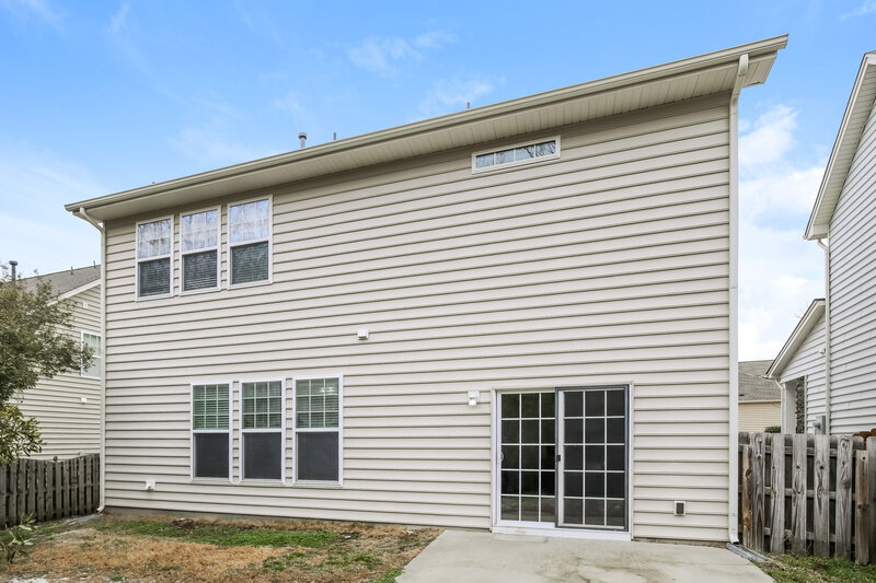 1,950/Mo, 698 Shefford Town Dr Rolesville, NC 27571 Rear View