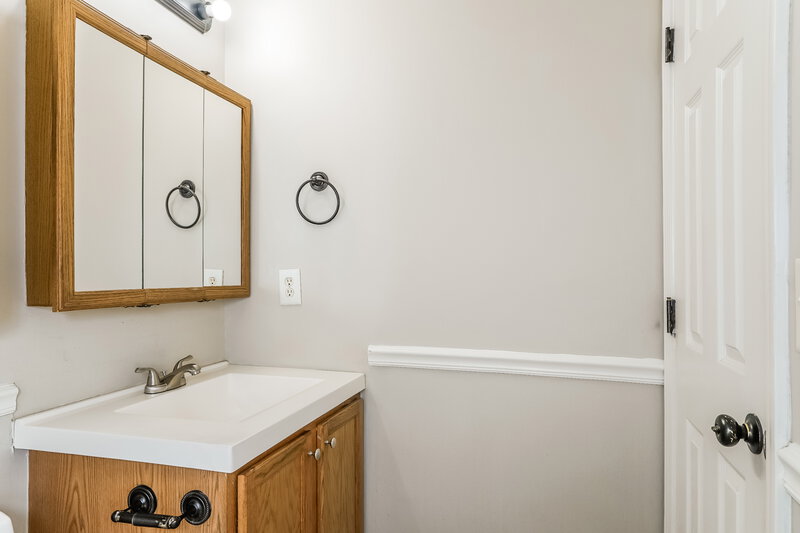 2,970/Mo, 3810 Tyler Bluff Ln Raleigh, NC 27616 Bathroom View