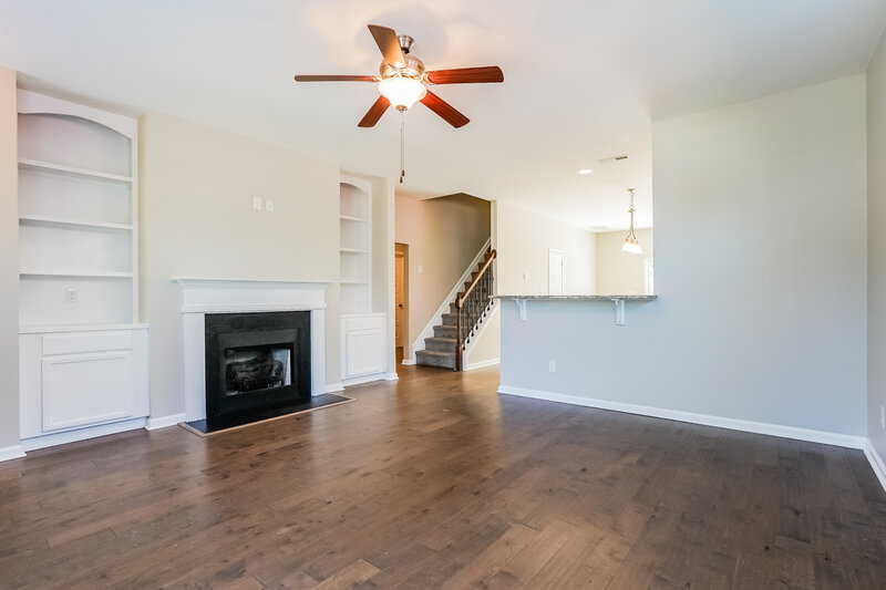2,115/Mo, 229 Lanier Place Clayton, NC 27527 Living Room View 2